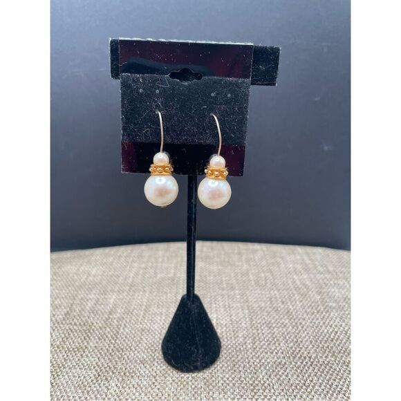 Costume Faux Pearl Earrings Gold-tone Elegant Classy - Picture 1 of 6